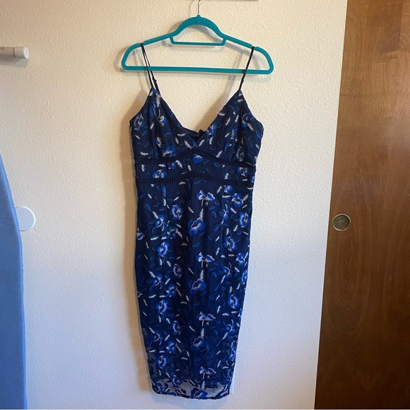 Bardot | 10 Blue Sapphire Lace Floral Midi Dress